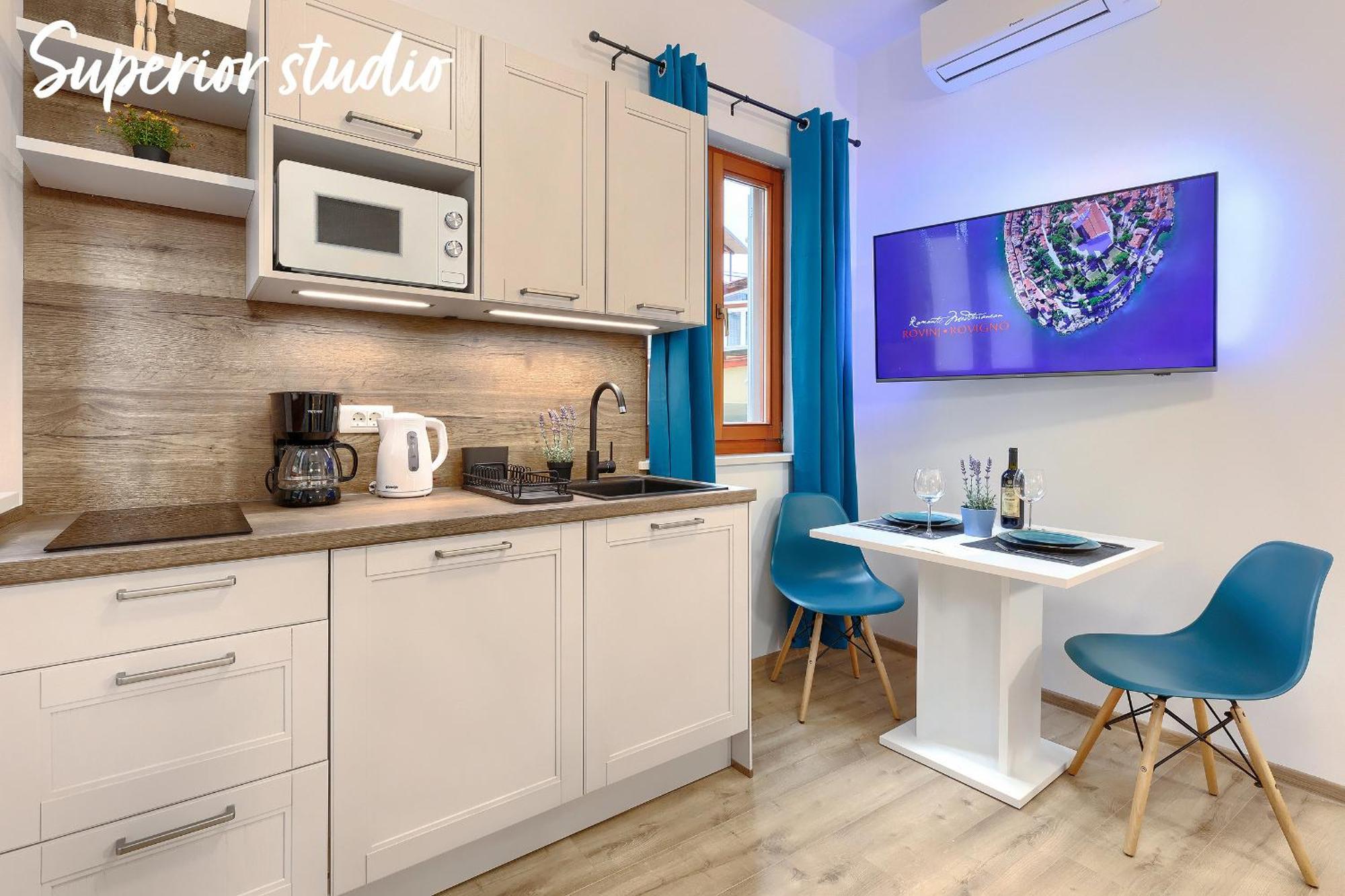 Studios Notte Sul Porto Ρόβινι Εξωτερικό φωτογραφία